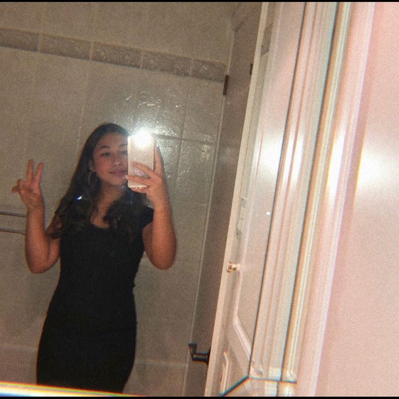 Meet your Posher, Aziza - Picture 1 of 1